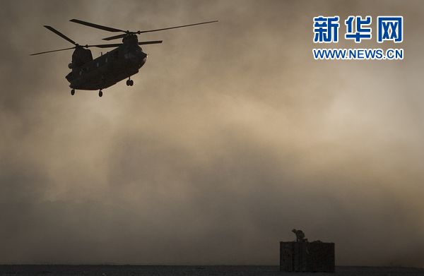 努克gdp_美国试验新型CH-47F“奇努克”型军用运输直升机(2)