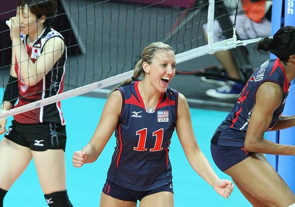 图文:总决赛美国女排3-0日本 美国女排庆祝