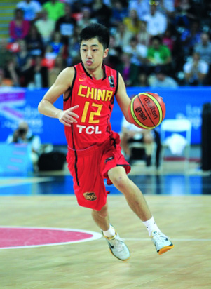 邓帅选的男篮队员太瘦了 对抗能力不足或成弊