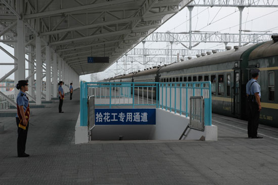 奎屯火车站(组图)