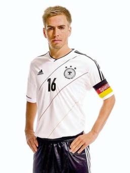 拉姆秀2012欧洲杯新战袍 盘点德国战车球衣(图