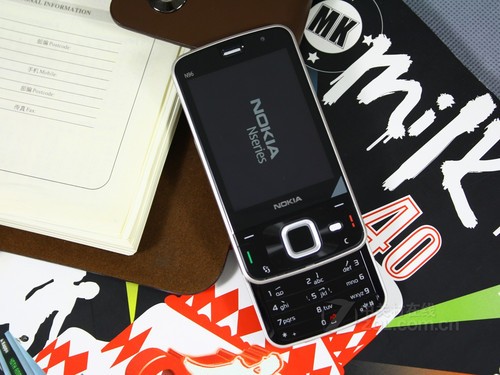 时尚塞班智能机 诺基亚N96特价仅900元