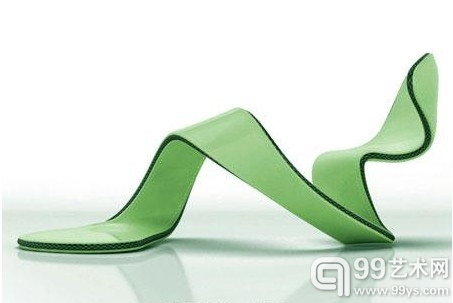 设计师设计无底鞋子+几何形状包裹脚部1(组图