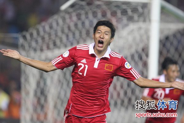 国脚首秀评分:杨智于海最低 两大替补表现神勇