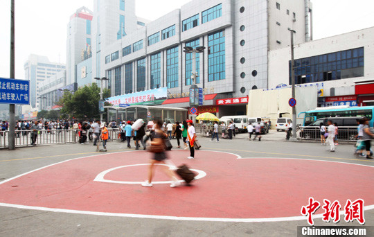 郑州火车站平面图 郑州火车站东广场 郑州火车站西出站口