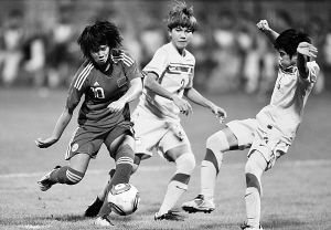 中国女足2比0完胜泰国 后两场比赛全胜方可晋