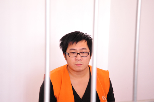 哈尔滨袭警男子被抓获 刑拘不知悔改否认袭警(图)