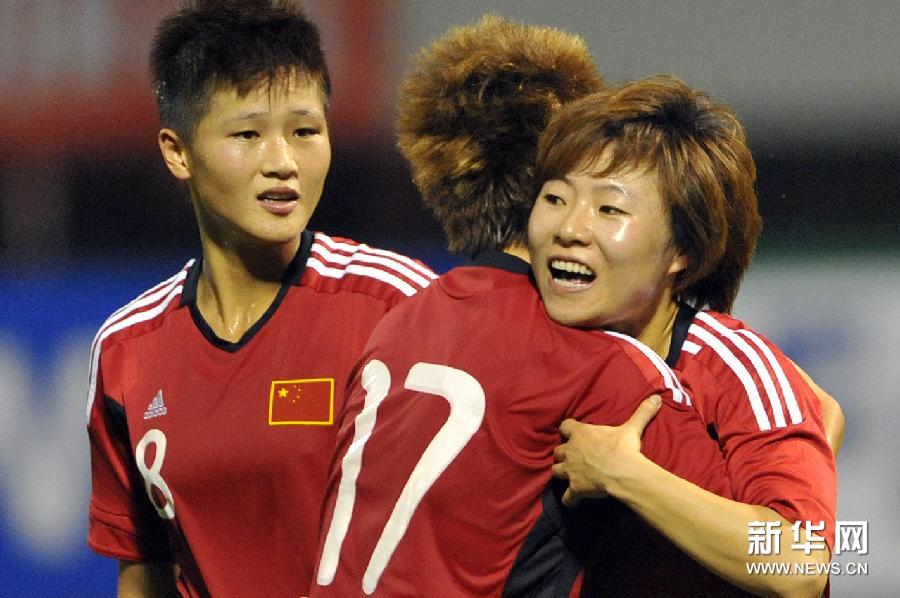 9月5日,中国队球员徐媛在进球后庆祝。当日,在