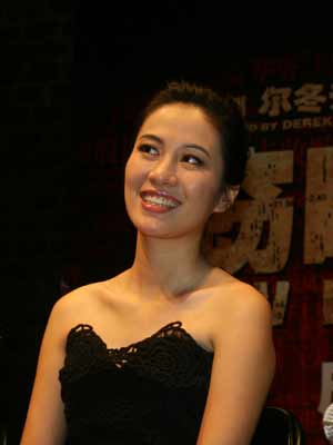 曝袁莉暗讽女星或是叶璇 两人争夺公司一姐(组图)图片