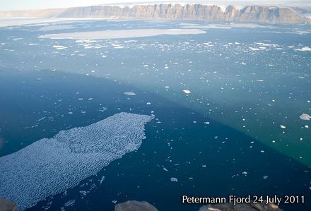 2011年7月24日，阿兰•哈伯德斜拍彼得曼冰川