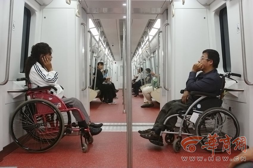 残疾人网友地铁体验:无障碍设施有障碍(组图