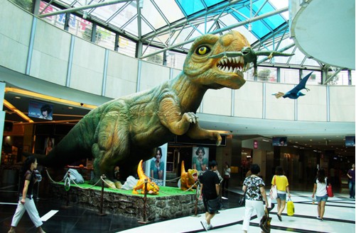 上海五角场万达广场举行巨型恐龙展
