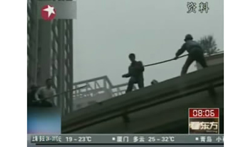 男子直播卧轨自杀致轻轨停运两小时 获刑(图)