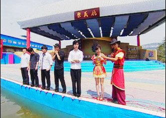 《闯关上梁山》美女主播遭狂追 上演美人心计