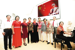 昨天,王莘钢琴俱乐部在西岸艺术馆举行了"纪念王莘《歌唱祖国》发表60