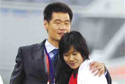 与的奥运会预选赛后,李霄鹏拥抱韩端引来很多