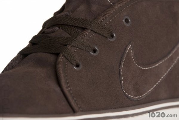 咖啡色 Nike Toki 新品