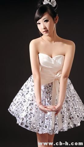 嫩模范馨心曝性感内衣写真 妩媚蜕变超诱人(组图)