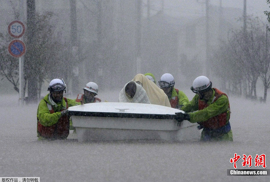 受强台风洛克影响 日本发生强降雨(组图)