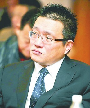 鲁信董事长_克鲁鲁·采佩西(2)