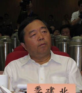 南京市市长季建业:抢抓物联网标准制高点