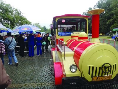 中山陵小火车烧汽油出入禁行区 管理方称没问题(图)