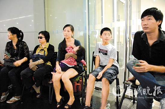 广州塔电梯突停致40名游客被困 已恢复正常运