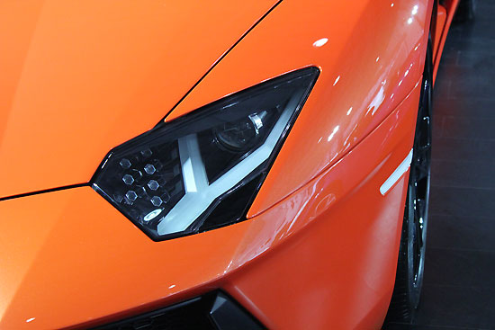 在2011杭州车展上,兰博基尼aventador lp 700-4吸引了无数高清图片