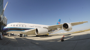 空客交付中国首架a380落户南航-明日进行不载