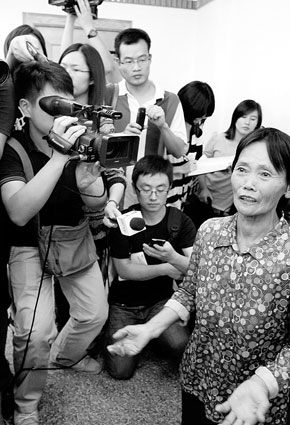 救人后,陈贤妹在接受媒体采访 图/cfp