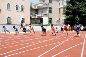 过一天的角逐,最终由钟村中学,奥园学校和石壁中学分别获得中学组