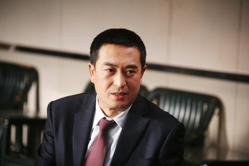 张嘉译剧照