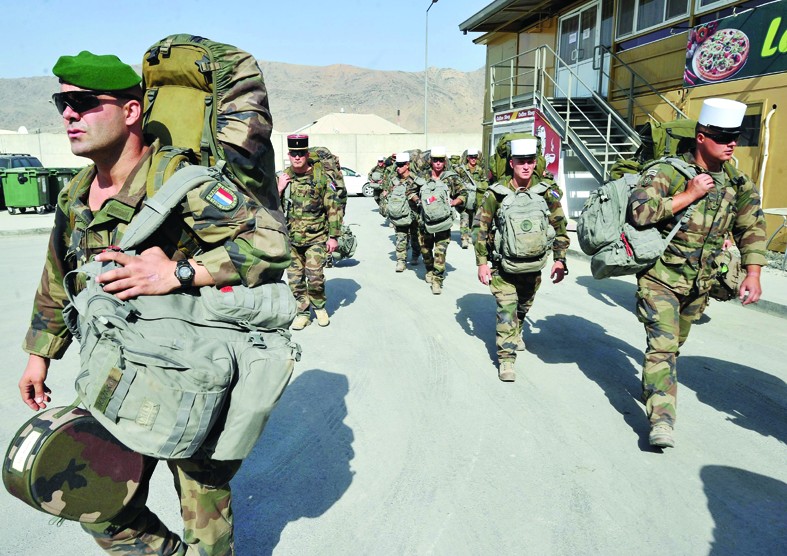 法国现阶段在阿富汗驻有大约4000名士兵,按照法军撤军计划,法国将于
