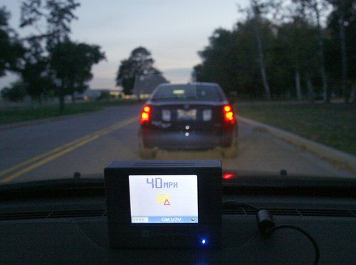 可提示前方車輛速度