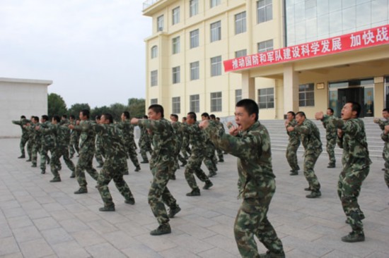武警工程大学日常训练都练什么,以及每天都干什么,寒暑假情况.