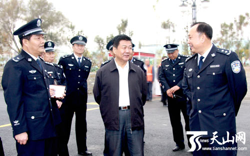 自治区司法厅党委书记史少林在新疆新收犯监狱