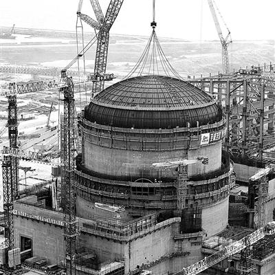广东台山核电1号机组核岛穹顶就位(图)
