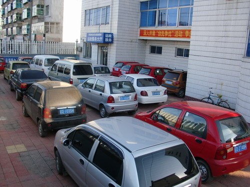 [辽宁]抚顺新宾运管所坚持开展打击"黑"出租汽车非法经营行为整治行动