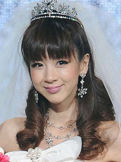 星野亚纪婚纱_日本写真女王星野亚纪美胸诱惑