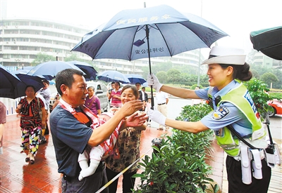 重庆交巡警发展路径(组图)