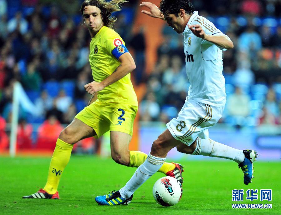 10月26日,皇家马德里队球员卡卡庆祝进球。当