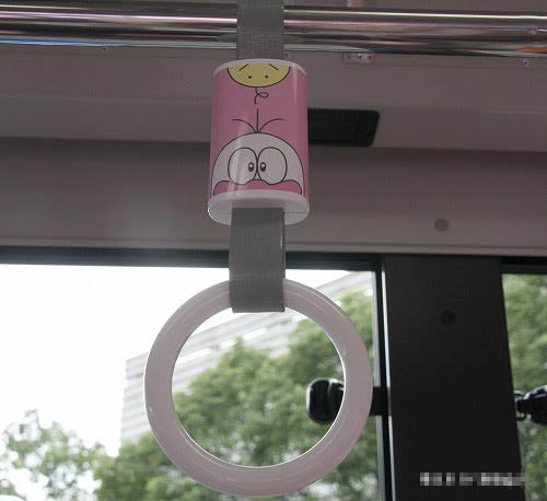 日本机器猫主题公交车