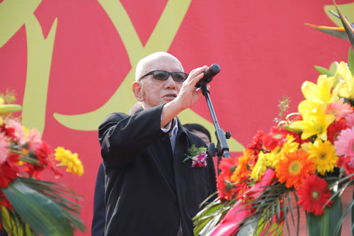 中国汽车工业咨询委员会副主任胡信民宣布启动