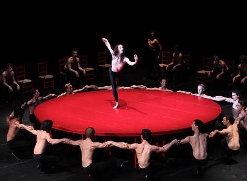 瑞士顶级钟表品牌——宝玑（BREGUET）倾情赞助瑞士贝嘉洛桑芭蕾舞团2011年10月在韩国大田、中国北京、上海及杭州的巡演