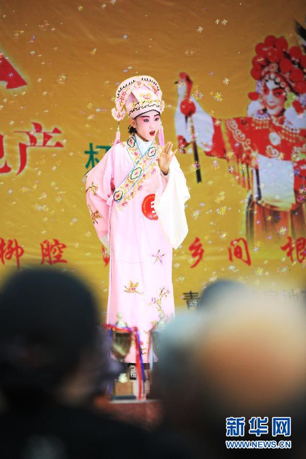 山东青岛柳腔戏迷赛技艺(组图)