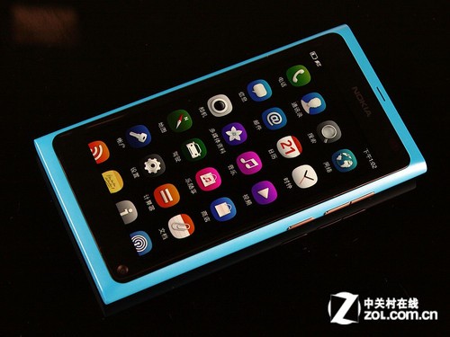 Lumia800前辈 全球首款MeeGo诺基亚N9评测