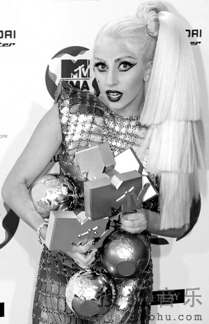 Lady Gaga收获四项大奖