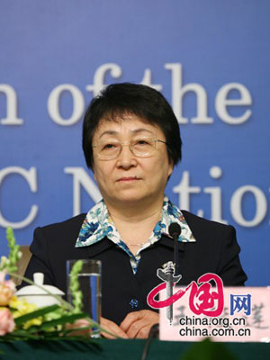 王俊莲,女,1951年3月生,辽宁西丰县人。1971年10月加入中国共产党,1969年10月参加工作,中央党校研究生院马克思主义哲学专业毕业,中央党校研究生。