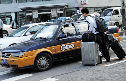 人口 出租车数量_本月集中整治黑车400部新的士成 治本 开端(2)