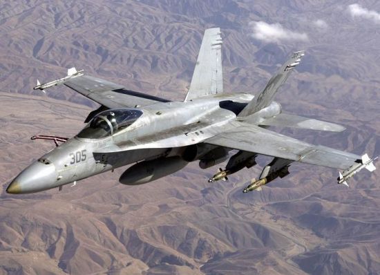 美国波音公司推出封闭弹仓版隐身f-18战斗机(图)
